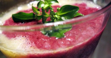 Energie de primăvară într-un cocktail de fructe