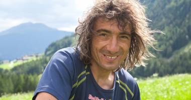 Stire din Sport : Toma Coconea a alergat 823 km în competiția No Finish Line
