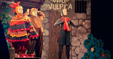 Stire din Cultură-Educație : "Cocoșelul neascultător" și "Silvia", pe scena Teatrului "Oleg Danovski"
