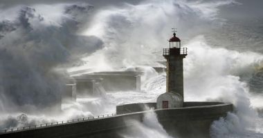 Stire din Actualitate : Atenționare de călătorie pentru Portugalia: A fost emis Cod roşu de vânt puternic