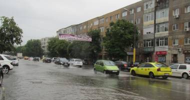 Stire din Social : CONSTANȚA INTRĂ SUB COD GALBEN! NE AȘTEAPTĂ ORE BUNE DE PLOI ȘI VIJELII