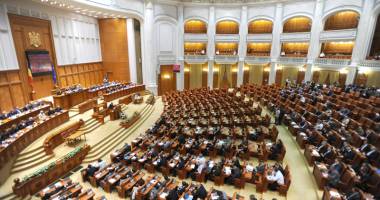 Stire din Politică-Administrație : Codul Fiscal,  amânat pentru sesiunea ordinară