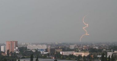 Stire din Social : Atenționare COD GALBEN de ploi abundente. Furtunile vor continua până sâmbătă