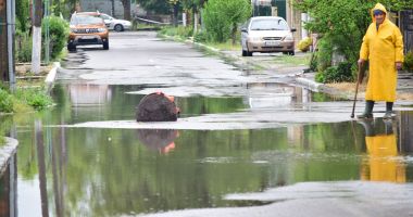 Stire din Social : COD PORTOCALIU de PLOI şi FURTUNI, la Constanţa. RAJA a prelungit Comandamentul pentru Situații de Urgență