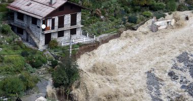 Stire din Actualitate : Cod roşu de inundaţii în Italia şi Franţa