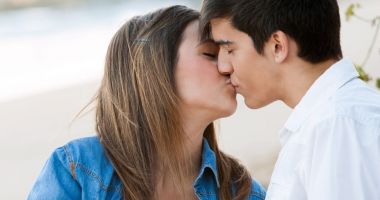 Codul bunelor maniere printre adolescenți