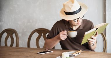Stire din Sănătate : Excesul de cofeină poate fi corelat cu un risc mai mare de osteoporoză
