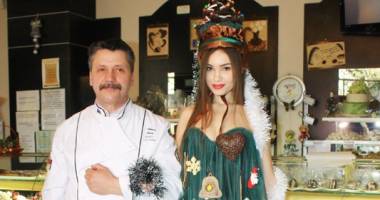 Cofetăria Silvian a împodobit un brad viu cu copiii de la Centrul de zi din Agigea - 7