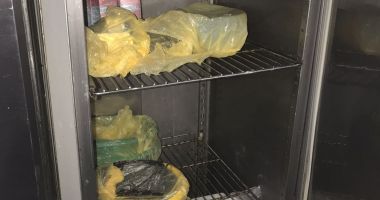 Imagini șocante la cofetăria Dumy din Constanța. Tăvi și forme ruginite și produse expirate, folosite la prepararea prăjiturilor - 4