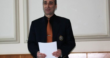 Stire din Cultură-Educație : Prof. Marian Cojoc s-a săturat să fie pro… rector