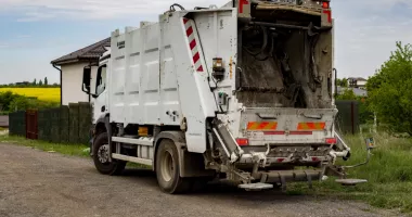 Stire din Social : Criză într-un județ. Mai multe orașe și comune au rămas fără posibilitatea colectării deșeurilor