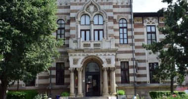 Stire din Cultură-Educație : Colecție de vase din metal, la Muzeul de Artă Populară Constanța