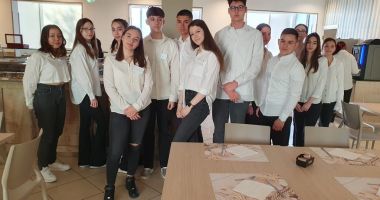Stagiu european de pregătire profesională pentru elevii Colegiului Comercial „Carol I” - 2