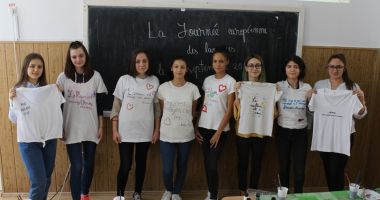 Stire din Cultură-Educație : Elevii Colegiului "Carol I", încurajați  să învețe limbi străine