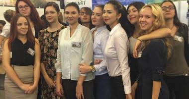 Stire din Cultură-Educație : Ce legătură există între economie și elevii de la Colegiul de Arte