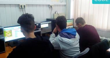 Stire din Cultură-Educație : "Hour of Code",  la Colegiul  Economic Mangalia