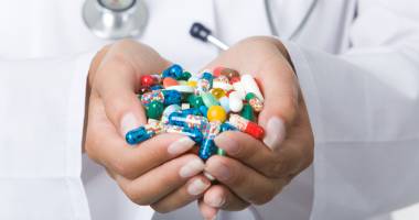 Stire din Sănătate : Decizia Colegiului Farmaciștilor vizavi de cei implicați în comercializarea medicamentelor contrafăcute