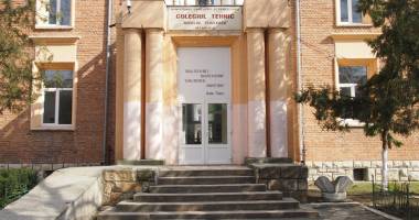 Stire din Cultură-Educație : O altfel  de aniversare  la Colegiul "Titulescu"  din Medgidia