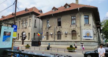 Colegiul „Mircea cel Bătrân”, decorat de președintele României