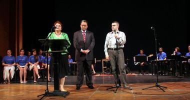 Stire din Cultură-Educație : "Elevii Dunării" s-au reunit la Colegiul "Mircea"