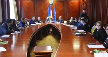 Stire din Politică-Administrație : Colegiul  Prefectural, convocat de  Adrian Nicolaescu