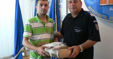 Stire din Eveniment : Mii de bonuri de masă pierdute, recuperate de jandarmi, la Medgidia
