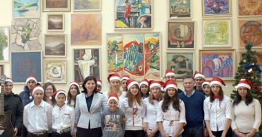 Stire din Politică-Administrație : Colindătorii au ajuns la Primăria Medgidia