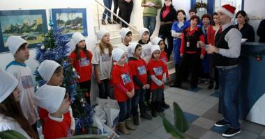 Stire din Cultură-Educație : Copiii de la "Micul Rotterdam" au colindat redacția "Cuget Liber"