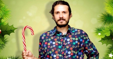 Stire din Cultură-Educație : Colinde stand-up comedy cu Costel, la Harlequin