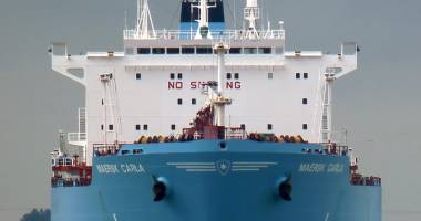 Stire din Economie : O coliziune navală a obligat populația din zonă să se închidă în case