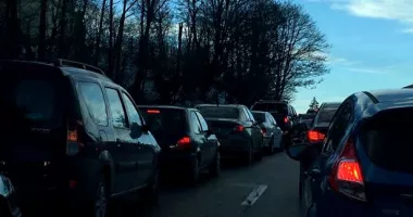 Stire din Social : Șoferi blocați ore întregi! Trafic sufocat la ieșirea din România