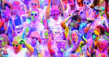 Stire din Diverse : The Color Run, explozii de culori în Mamaia
