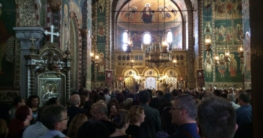 GALERIE FOTO / LACRIMI ȘI DURERE LA CĂPĂTÂIUL LUI VIRGIL COMAN / Sute de persoane îl vor conduce pe ultimul drum - 4