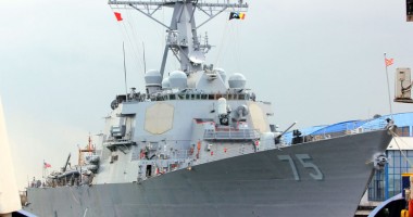 Stire din Politică-Administrație : Comandantul navei USS Donald Cook, în vizită la Prefectura Constanța