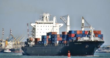 Stire din Economie : Comandantul și trei ofițeri de pe un portcontainer au fost arestați într-un port turcesc