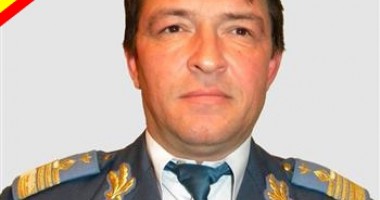 Stire din Eveniment : El este comandorul care a murit în accidentul aviatic de la Craiova!