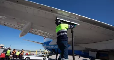 Stire din Actualitate : Criză pe aeroporturile din Italia. Alimentarea avioanelor, limitată
