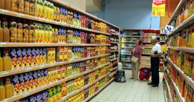 Stire din Economie : Comerțul a plătit tributul supraacizării carburanților