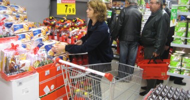 Stire din Economie : Comerțul are încasări mai mari în 2014