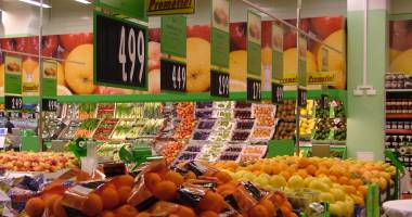 Comerțul e în creștere față de 2014