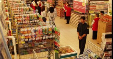 Comerțul cu amănuntul continuă să srească
