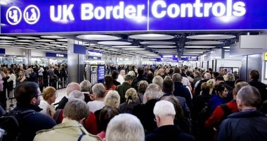 Stire din Actualitate : Ce condiție trebuie să îndeplinească imigranții înainte de a cere ajutoare, în Marea Britanie
