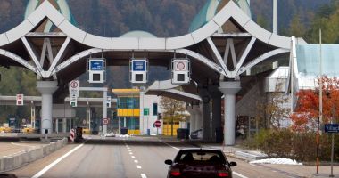 Stire din Actualitate : Comisarul european pentru Migrație cere încetarea controlului la frontierele din Schengen