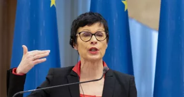Stire din Actualitate : Comisarul european Marta Kos: „UE suspendă fonduri destinate Serbiei“