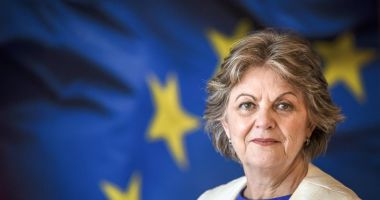 Stire din Politică-Administrație : Comisarul european Elisa Ferreira vizitează România