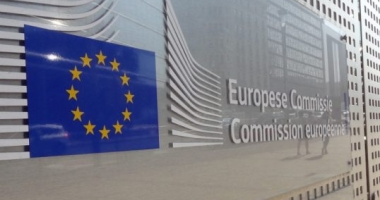 Stire din Politică-Administrație : Comisia Europeană a anunțat că ridicarea MCV se amână