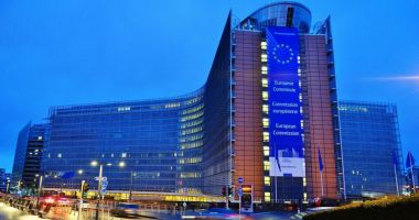 Stire din Actualitate : Comisia Europeană: Discuţiile pentru eliminarea controalelor şi la frontierele terestre ale României şi Bulgariei continuă