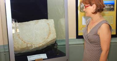 Stire din Cultură-Educație : Descoperire prețioasă, la Constanța. Mărturii de acum 2.000 de ani despre romani și poetul Ovidius
