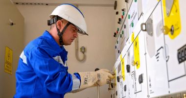 Stire din Economie : Compania Electrica, rating „BBB minus”