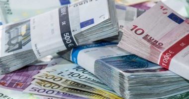 Stire din Economie : Companiile pot primi bani de la stat pentru investiții în tehnologii noi